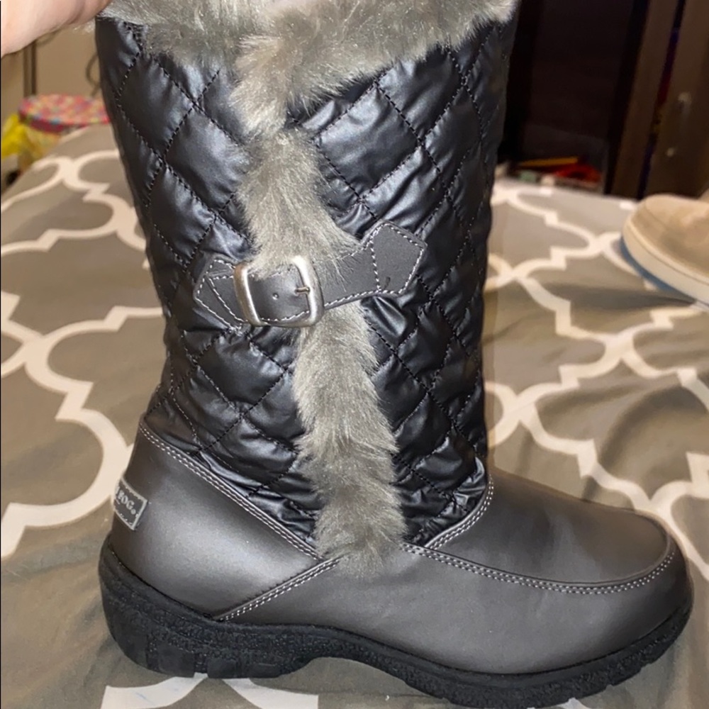 snow boots